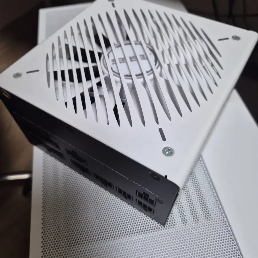 파워 ASUS 850W Gold ATX 3.0