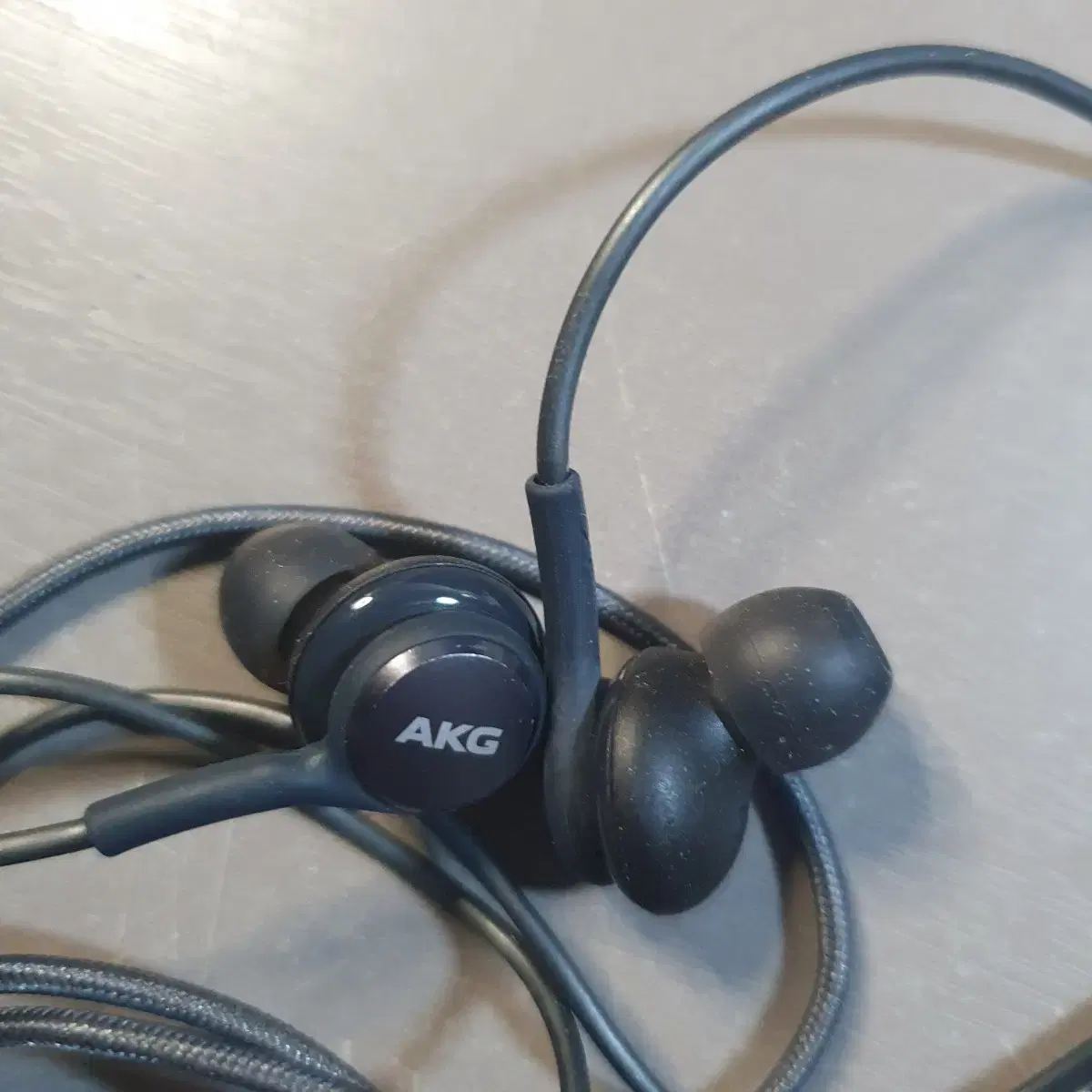 음질좋은 AKG 유선이어폰 3.5파이 이어폰 이어셋