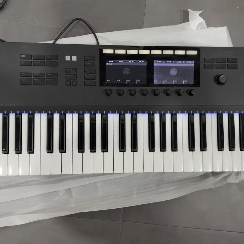 NI Komplete Kontrol S61 컴플리트 컨트롤 마스터키보드