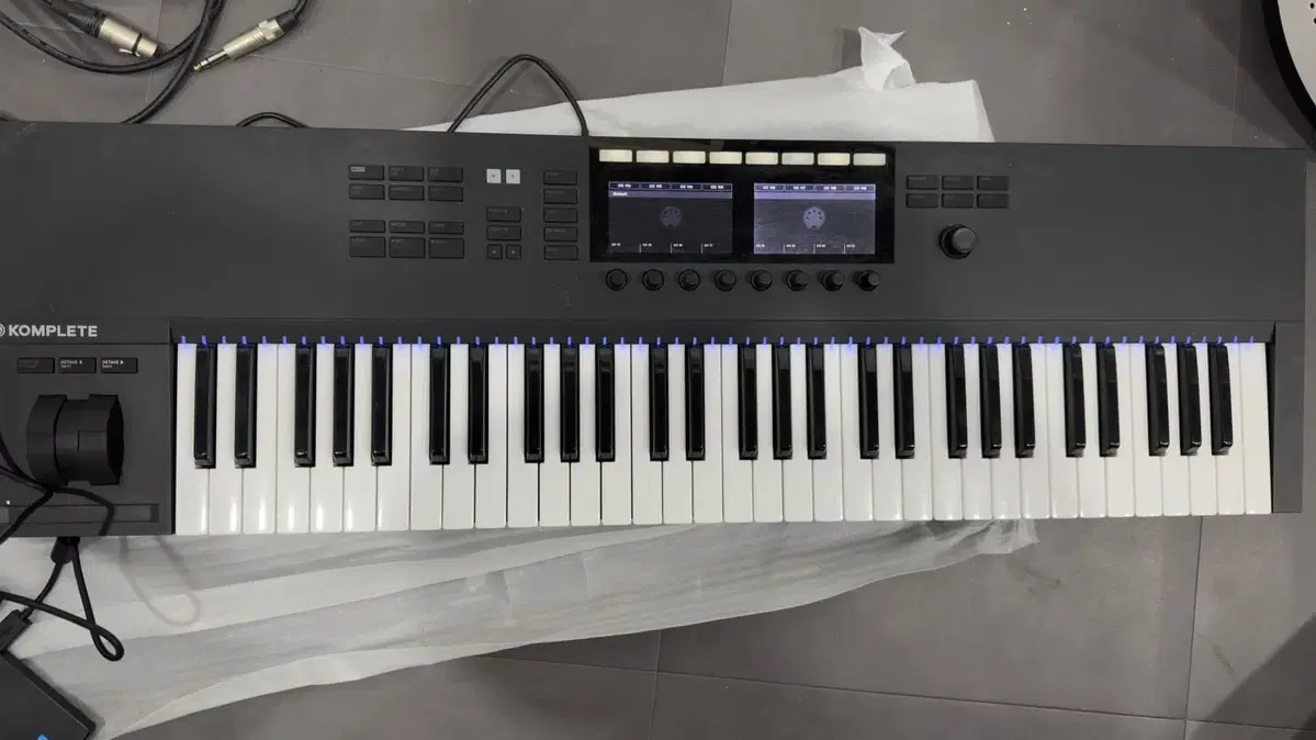 NI Komplete Kontrol S61 컴플리트 컨트롤 마스터키보드