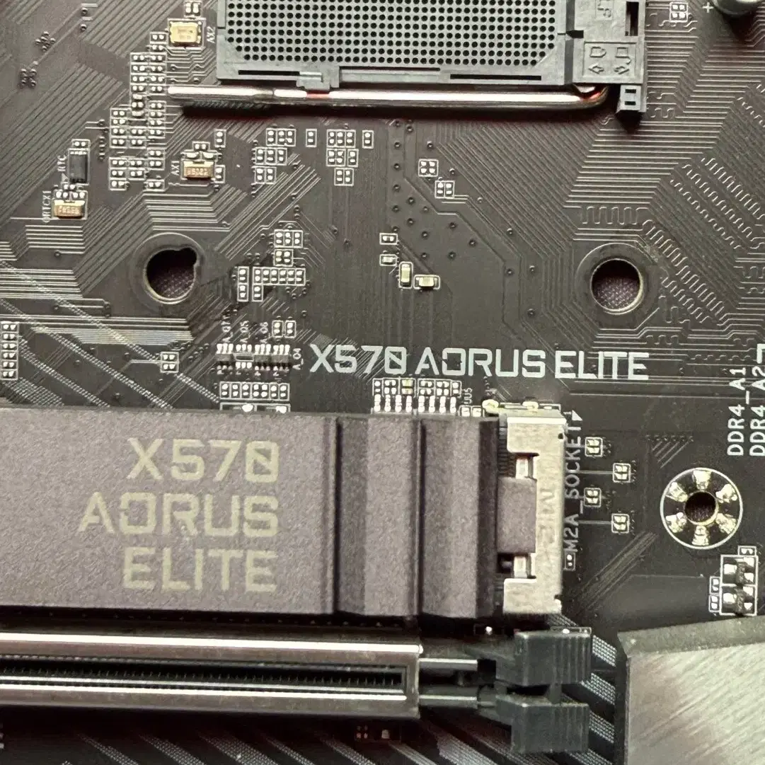 GIGABYTE X570 AORUS ELITE 기가바이트 메인보드