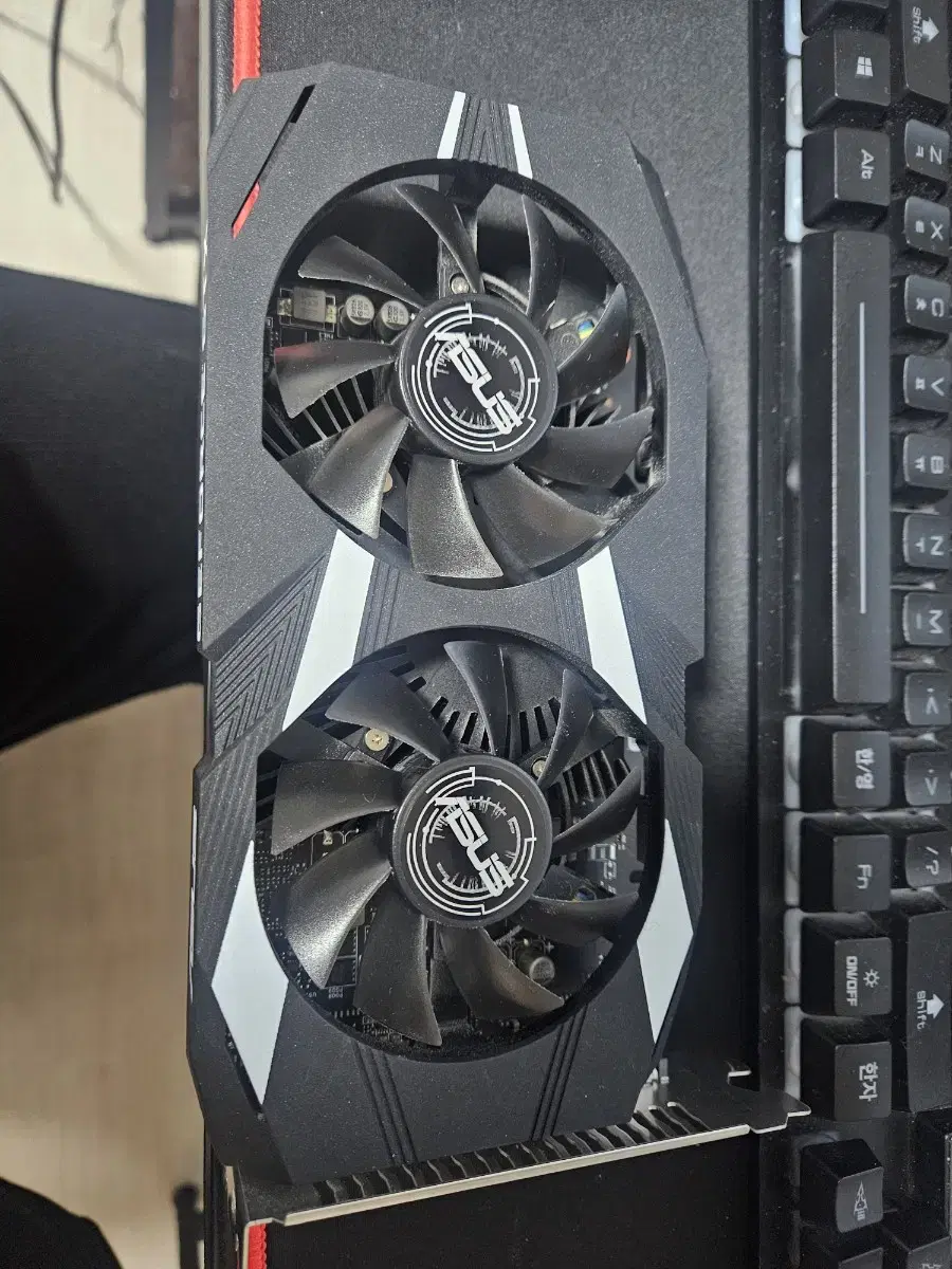 Asus dual gtx 1650 4G 그래픽카드 팝니다