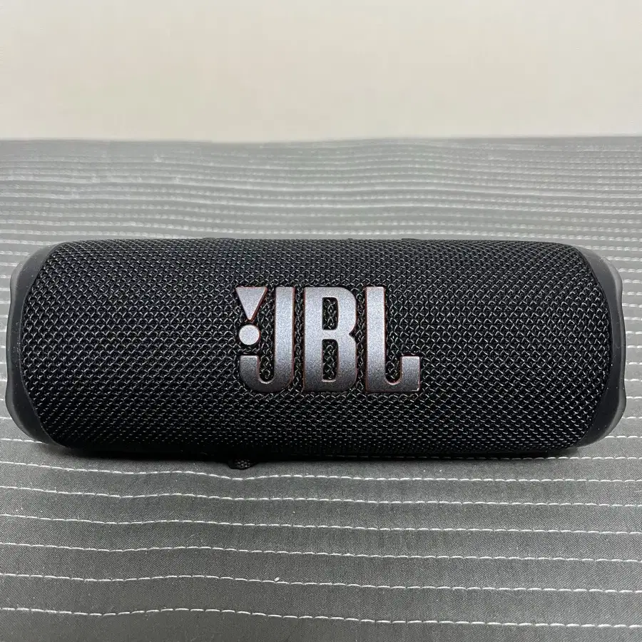 Jbl filp6 플립 스피커 판매합니다.