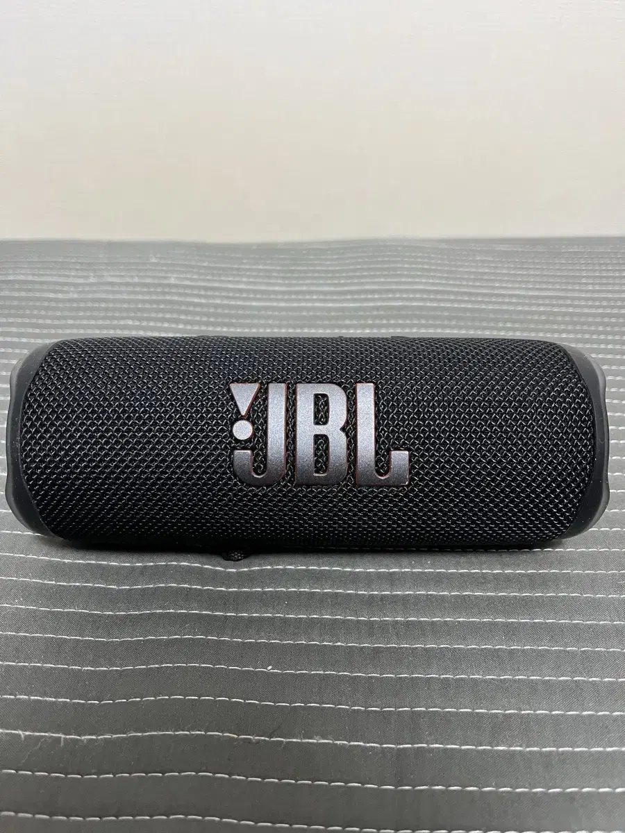 Jbl filp6 플립 스피커 판매합니다.