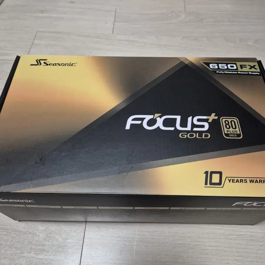 시소닉 FOCUS+ GOLD 650W 파워서플라이 80+ 팝니다