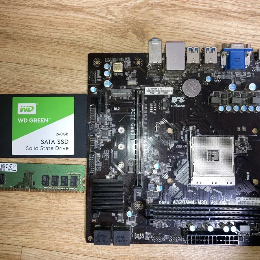 A320보드 + WD 240GB SATA SSD + DDR4 8GB