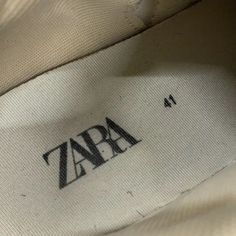 자라 ZARA 아이보리 미니멀 스니커즈 신발 265 G02159