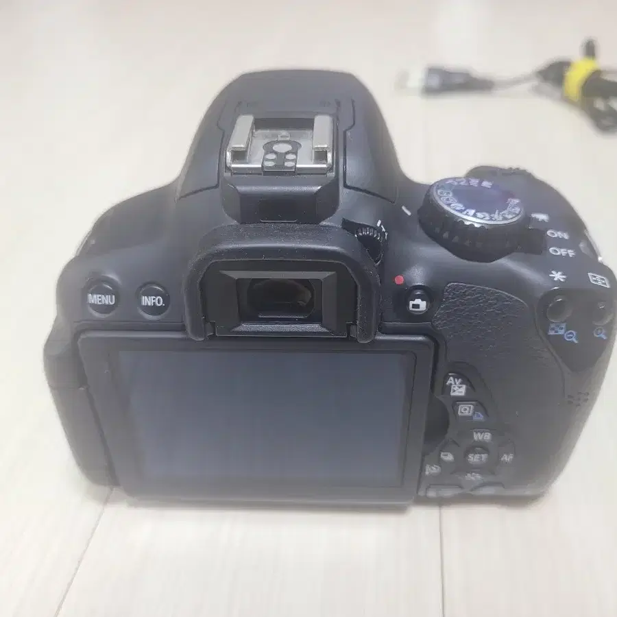 캐논 DSLR 카메라 EOS 650D 와 18-55 렌즈 세트