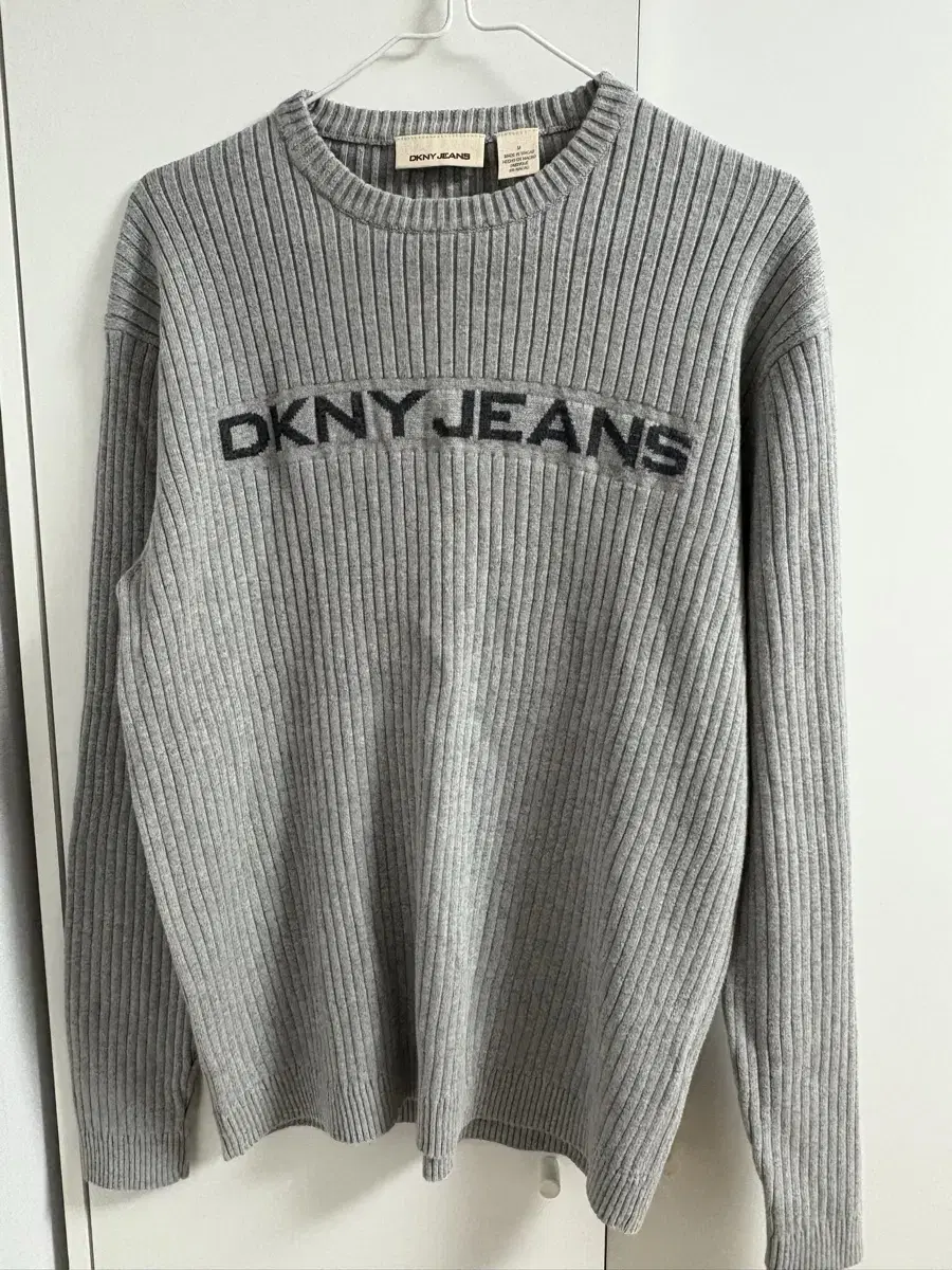 DKNY 로고 니트