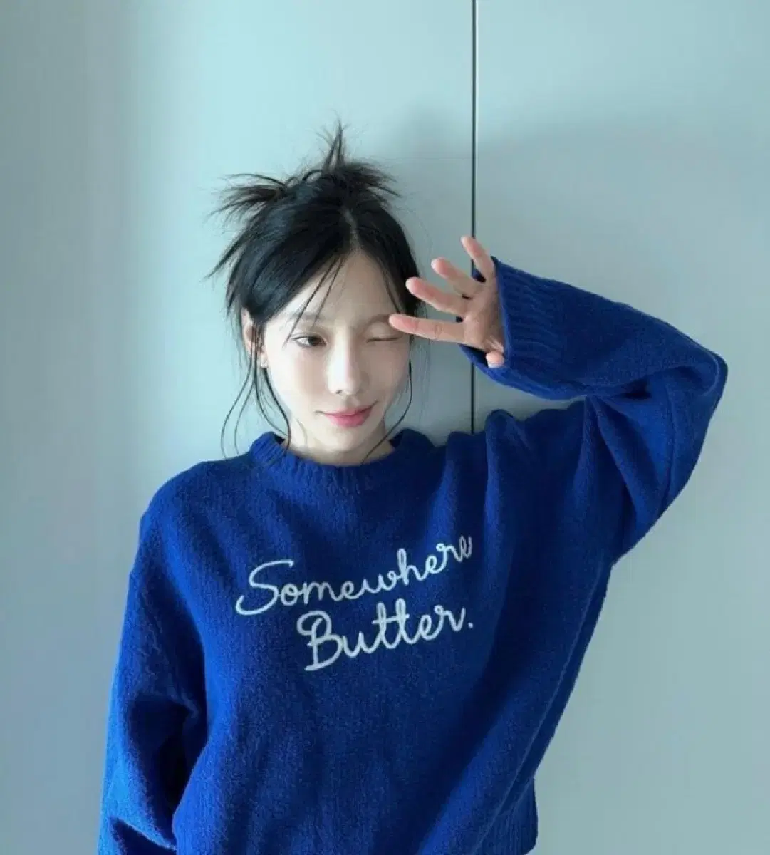 썸웨어버터 태연 니트 letter wool knit - cobalt