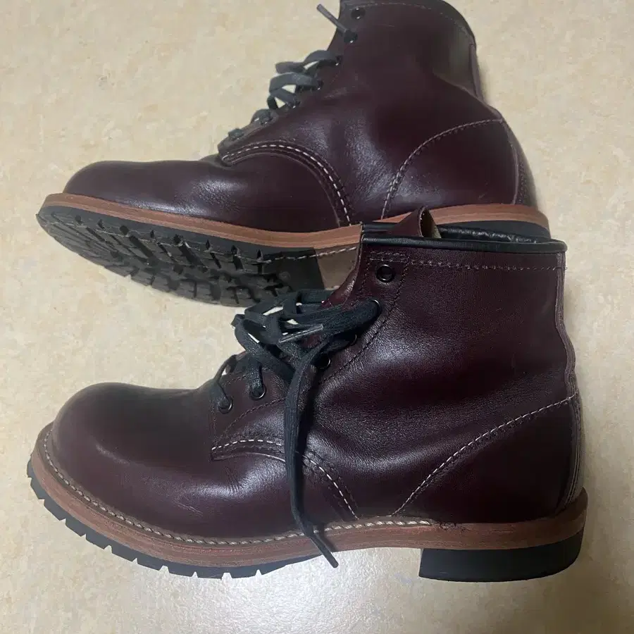 레드윙 Redwing 벡맨 9011 블랙체리 6D 240 판매합니다