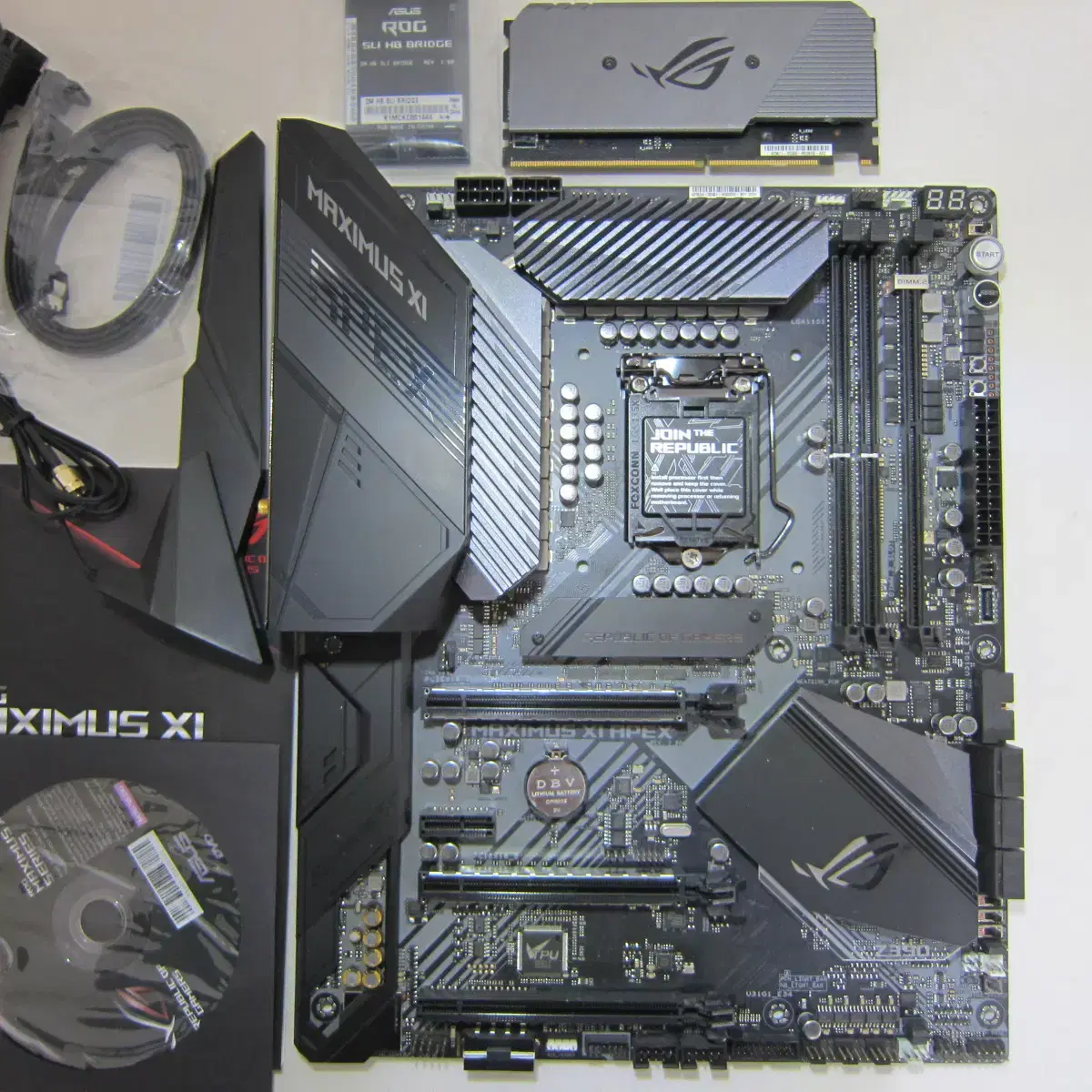 ASUS ROG MAXIMUS XI APEX (Z390)