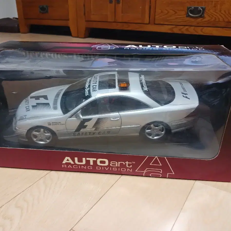 다이캐스트 1:18 Mercedes Benz CL55 AmgF1 Car