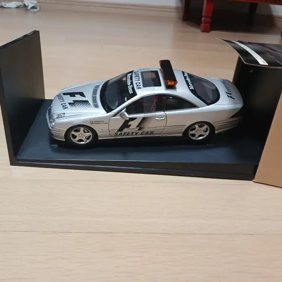 다이캐스트 1:18 Mercedes Benz CL55 AmgF1 Car