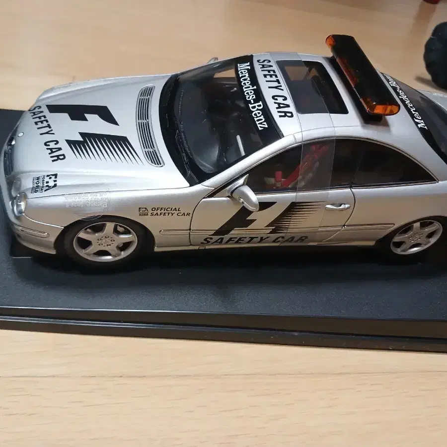 다이캐스트 1:18 Mercedes Benz CL55 AmgF1 Car