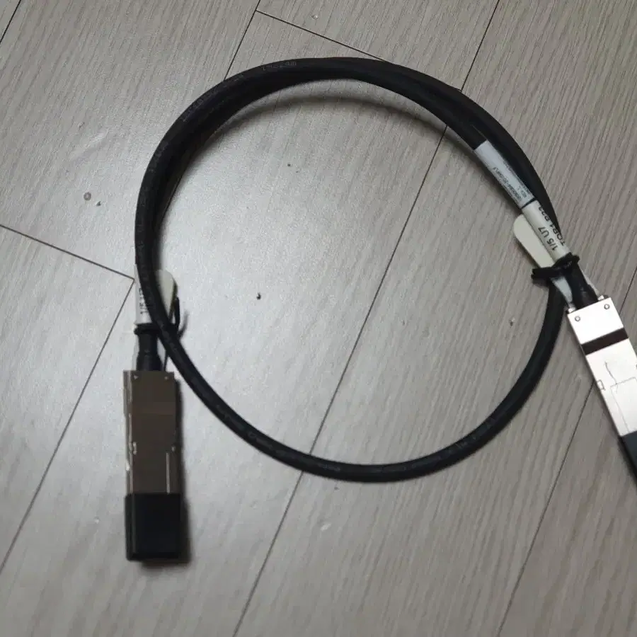 암페놀 QSFP+ 40G 1M DAC 케이블 - 중고 제품