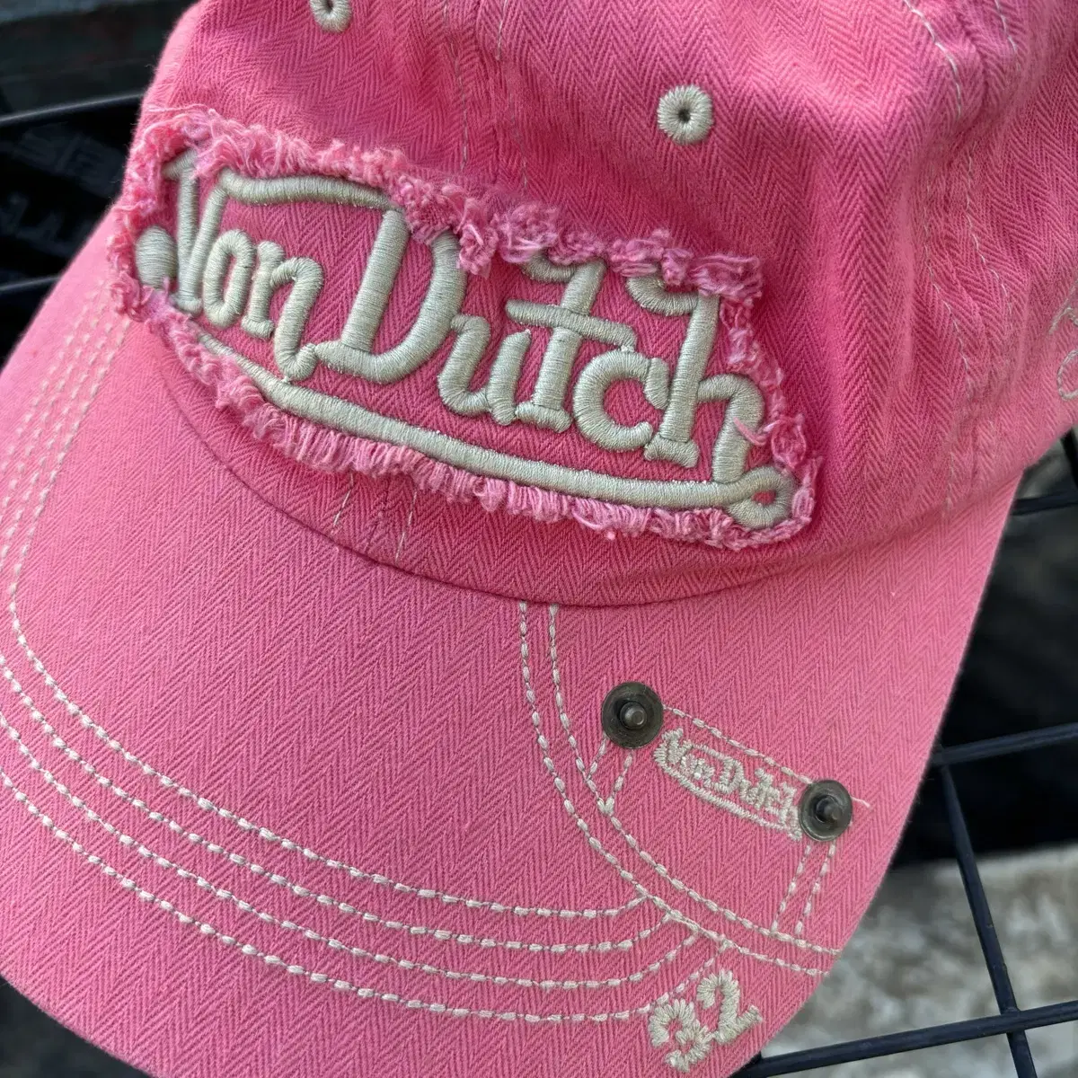 Von Dutch 본더치 데미지 디테일 Y2K 핑크 볼캡