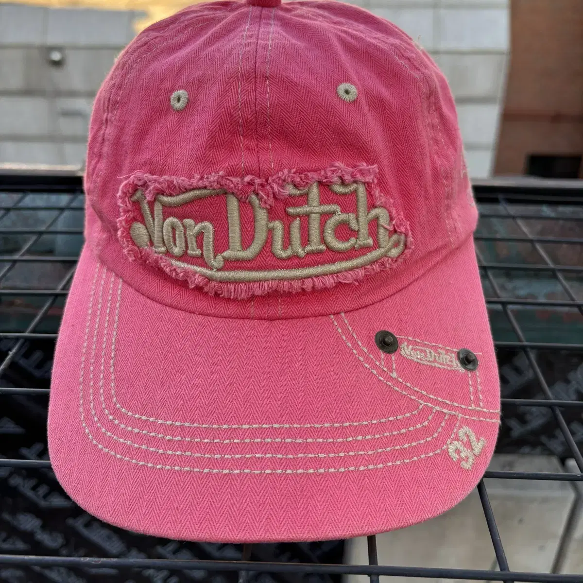 Von Dutch 본더치 데미지 디테일 Y2K 핑크 볼캡