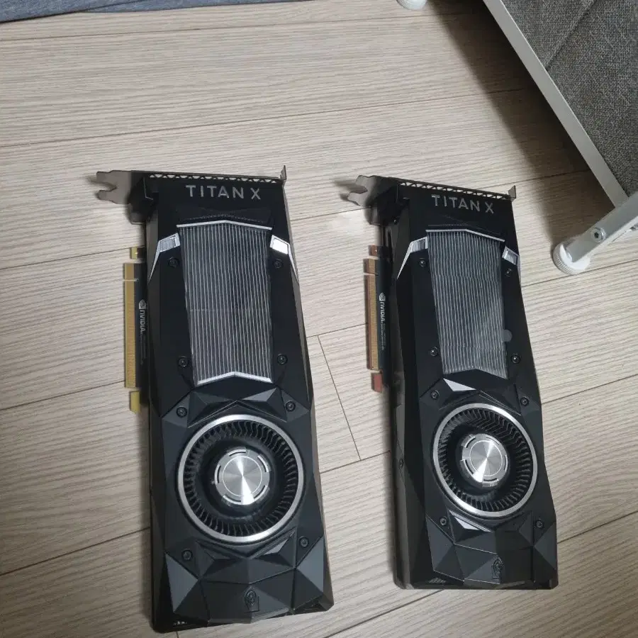 NVIDIA TITAN Xp 2개