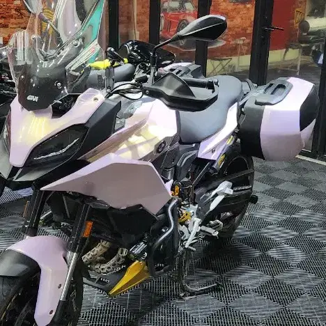 bmw f900xr 21년 2.3만