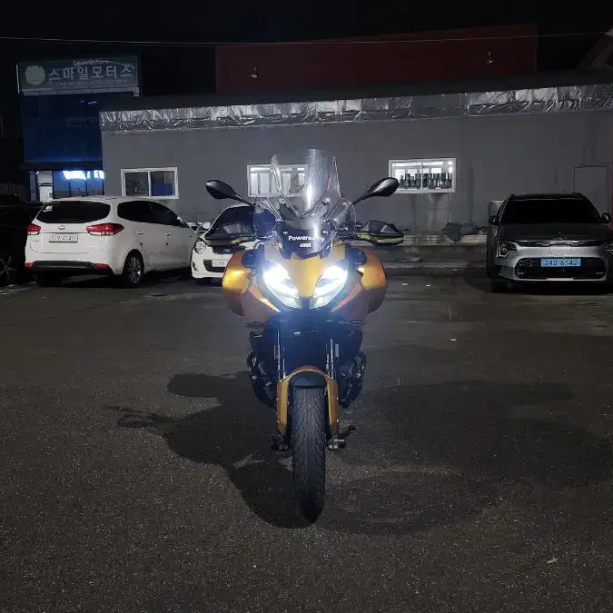 bmw f900xr 21년 2.3만