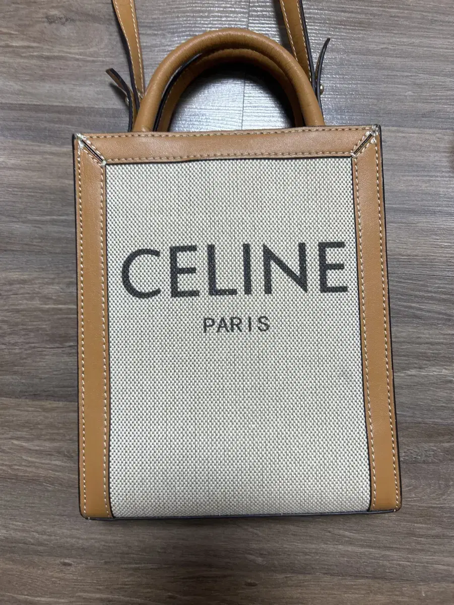 Celine 셀린느 미니백  s급입니다