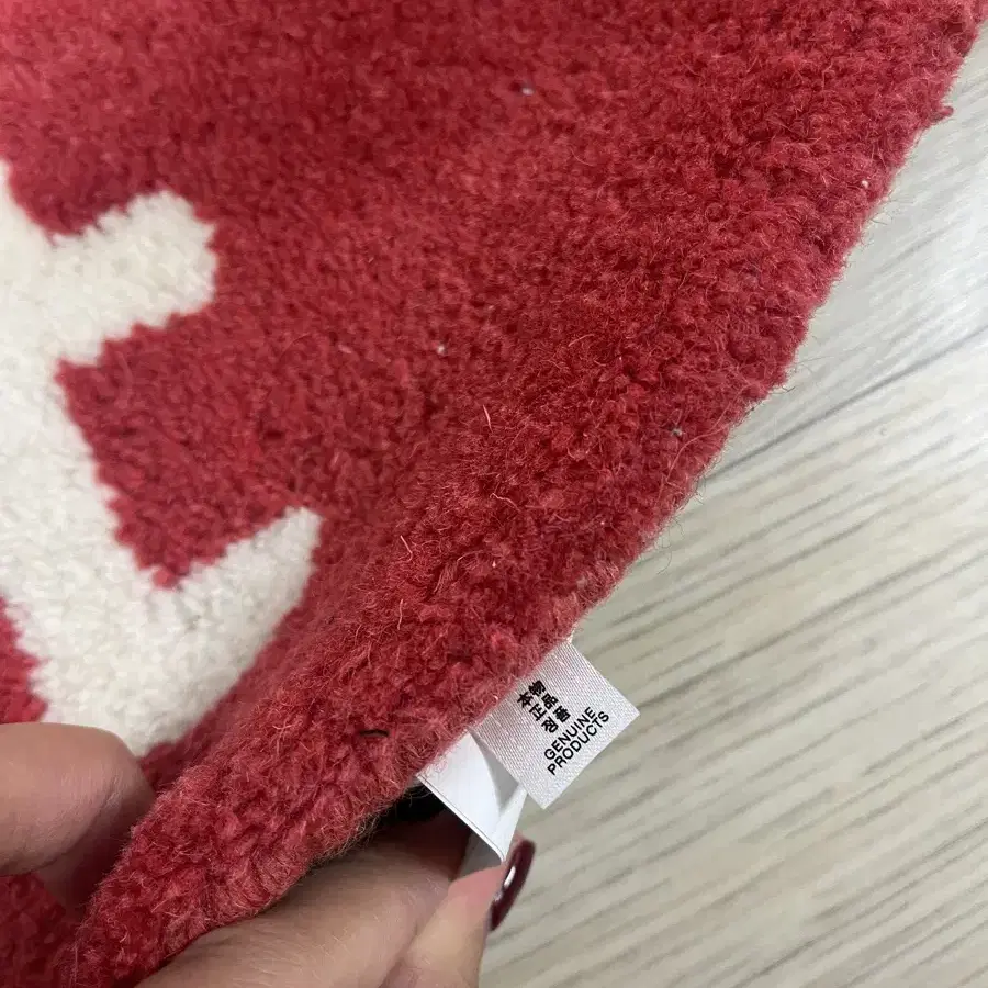 Human made heart rug 휴먼메이드 하트 러그 미디움