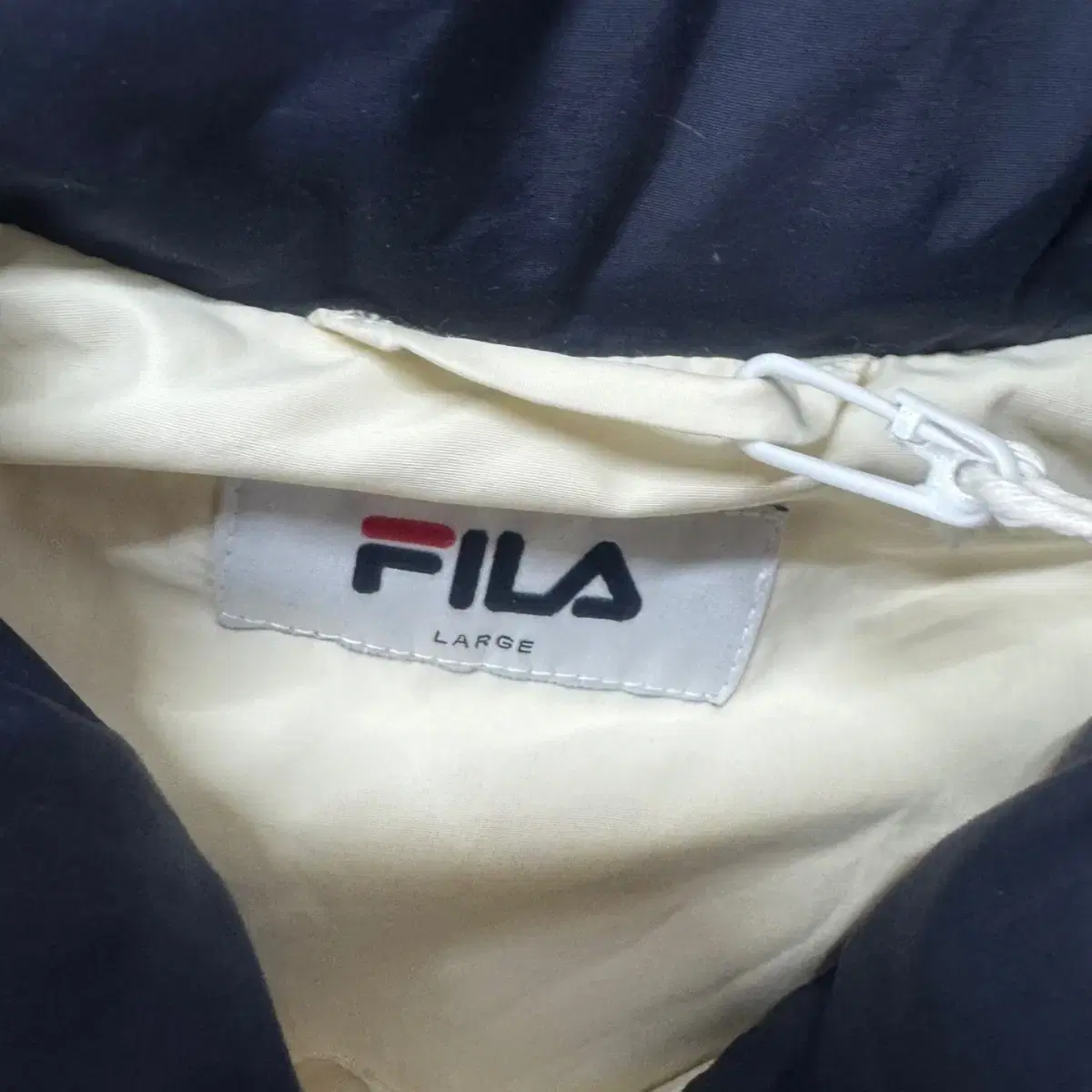 [정품/100] FILA 휠라 점퍼.   j3