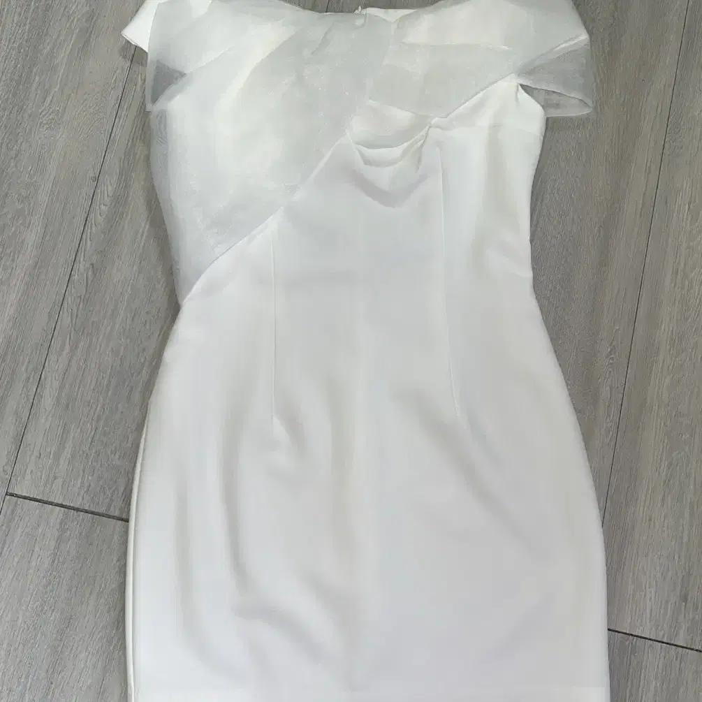 Coap white peony dress 화이트 피오니 드레스