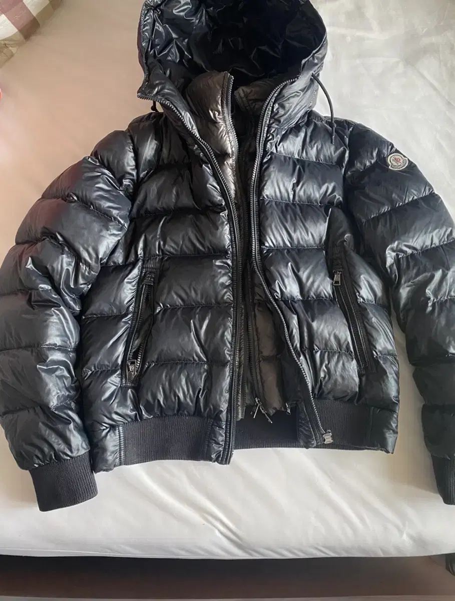 Moncler maya 2 size (genuine)