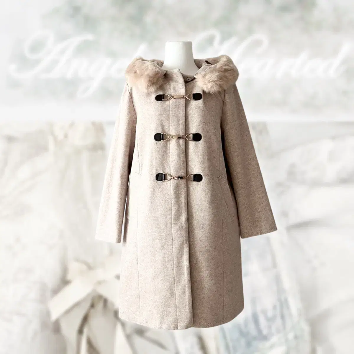 Majestic Legon light beige fur hood coat