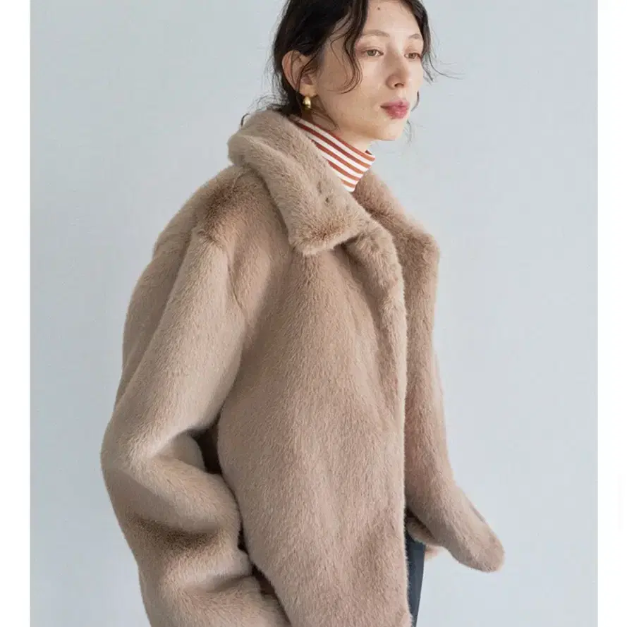 (새제품)라티젠 퍼자켓 LTG7 FUR JACKET(BEIGE)