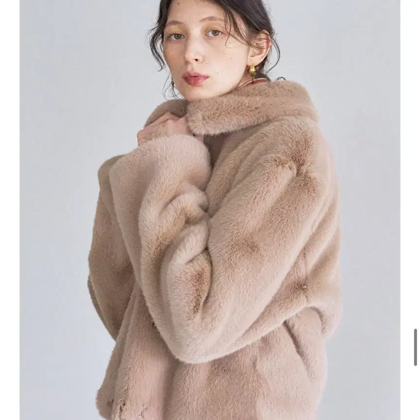 (새제품)라티젠 퍼자켓 LTG7 FUR JACKET(BEIGE)