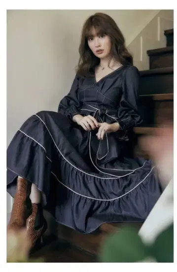 [새상품]가을 벨티드 원피스의 하립투 사인