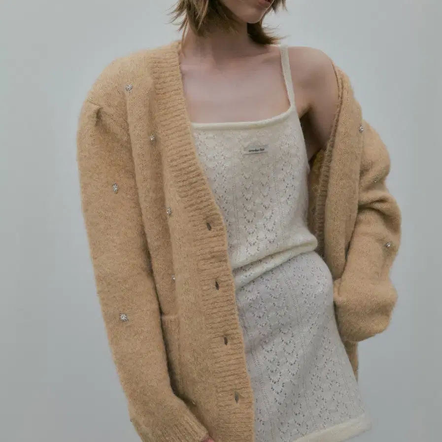 오버듀플레어 가디건 JEWEL ALPACA CARDIGAN_BEIGE