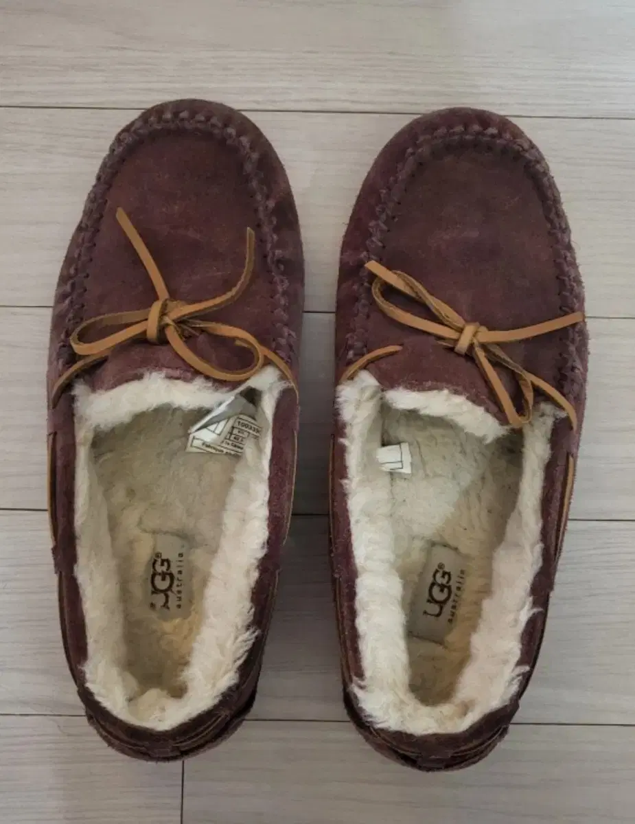 남성  UGG 정품 로퍼