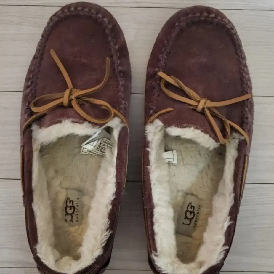 남성  UGG 정품 로퍼