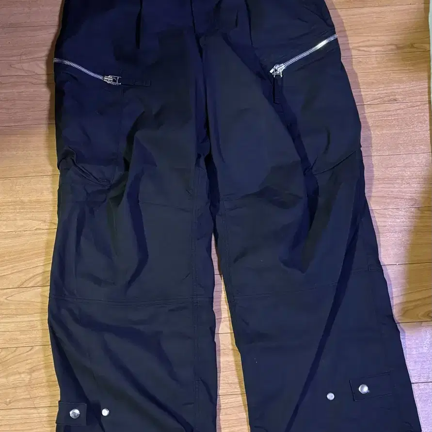 iey 이에이 X 짱구대디 카고 ANGLE CARGO PANTS