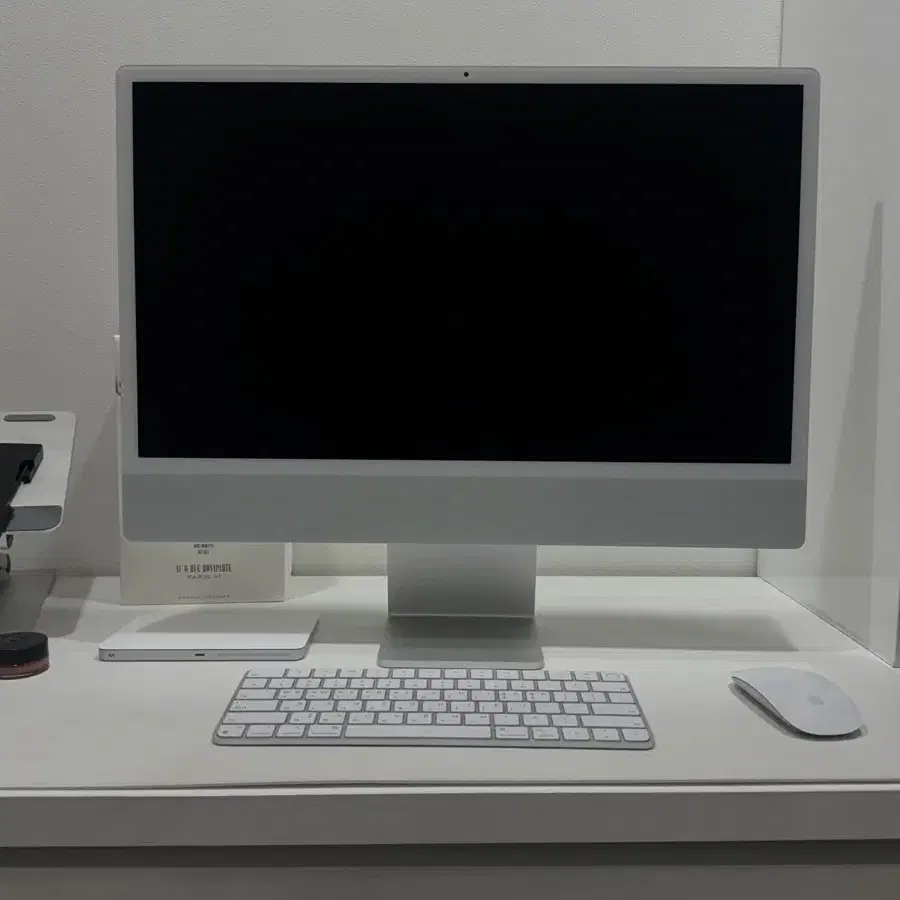 S급 iMac 24" M3 (24GB 메모리 / 512GB 저장공간)