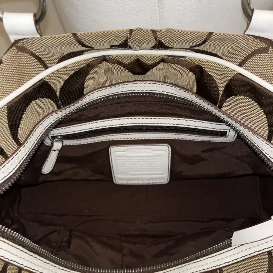 Coach White Beige Shoulder Bag