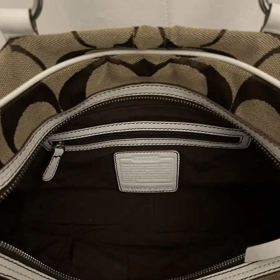 Coach White Beige Shoulder Bag