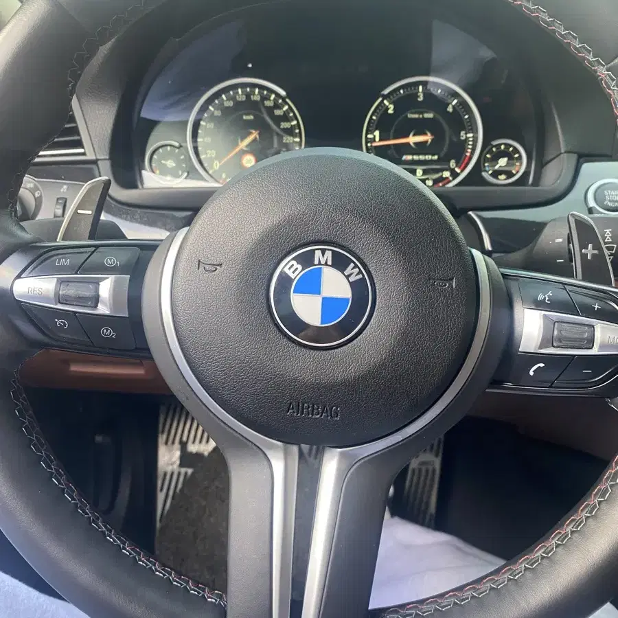 bmw 520d m핸들 팔아요