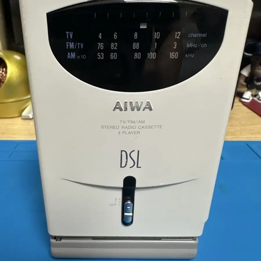 aiwa 워크맨 카세트 hs-rl70 작동은 하지만  내용필독