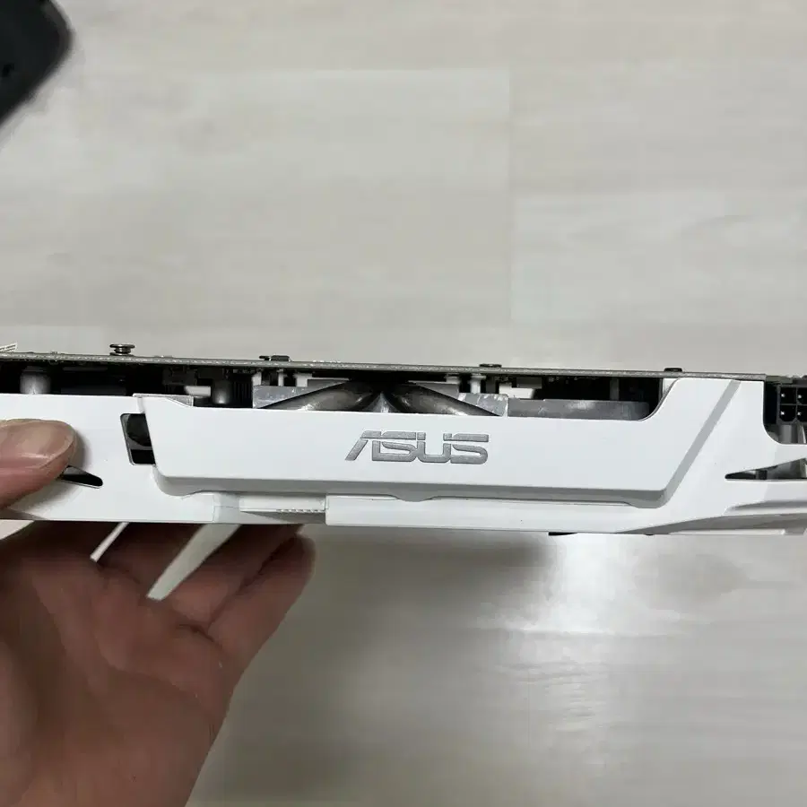 ASUS GTX 1060 (3GB) 화이트