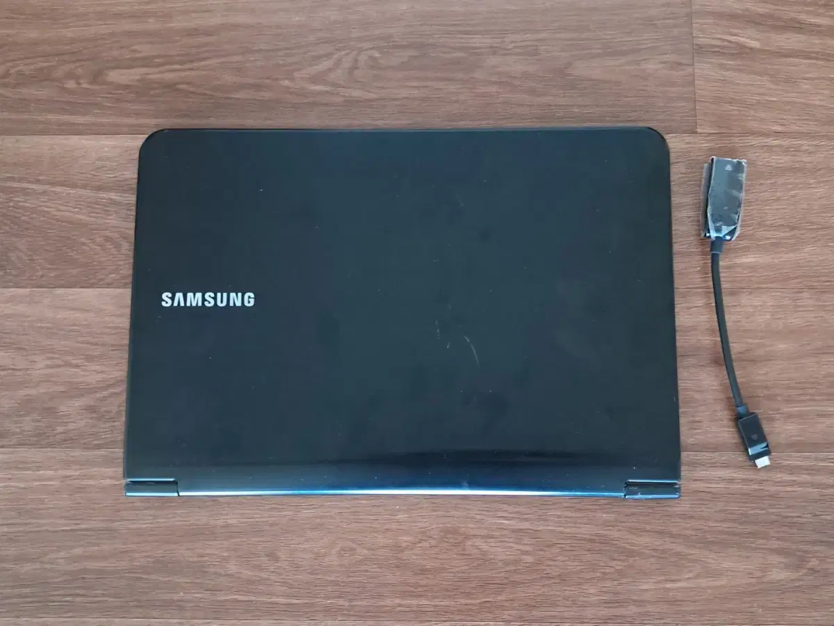 Samsung 13.3" laptop 12GB, SSD 128GB, WINDOW 10