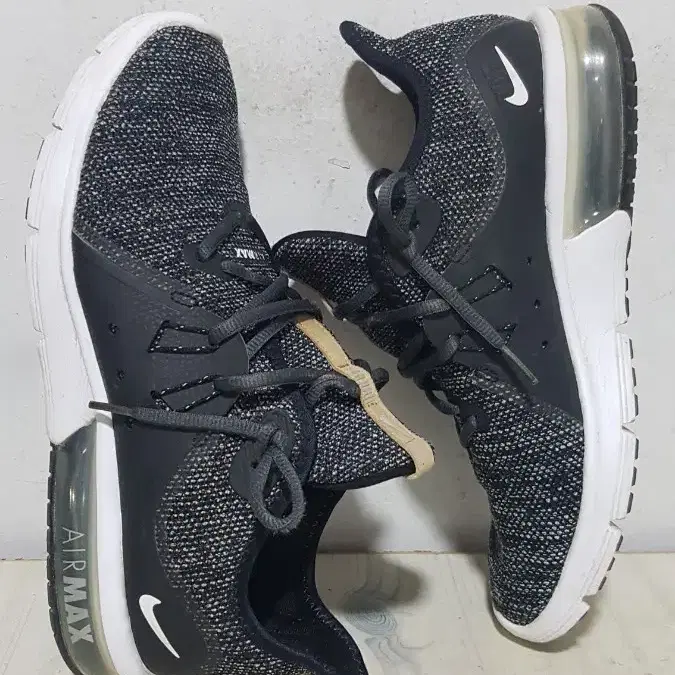 택포 260~265 A급 나이키 NIKE AIR-MAX 경량 쿠션 운동화