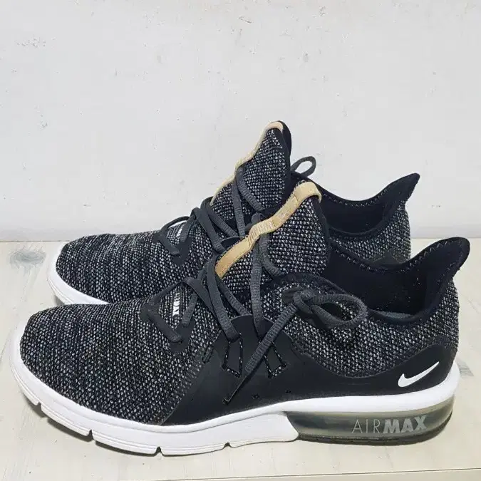 택포 260~265 A급 나이키 NIKE AIR-MAX 경량 쿠션 운동화