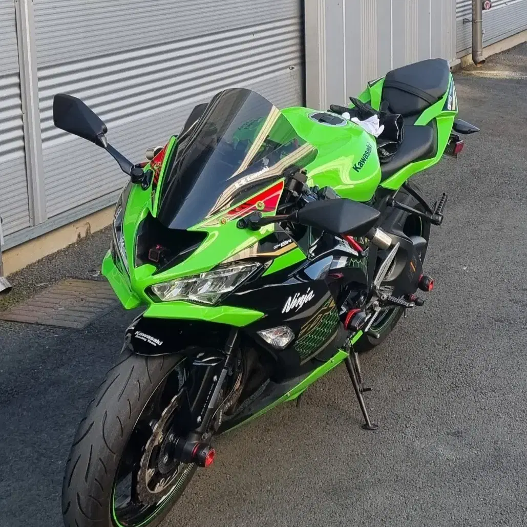 zx6r 20년식 2.3만 하프배기