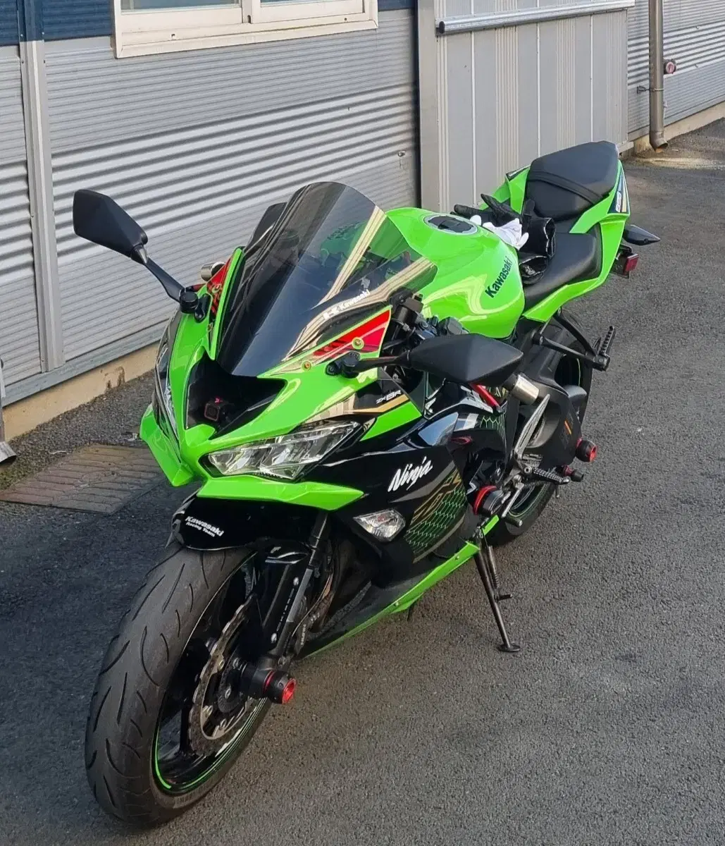 zx6r 20년식 2.3만 하프배기