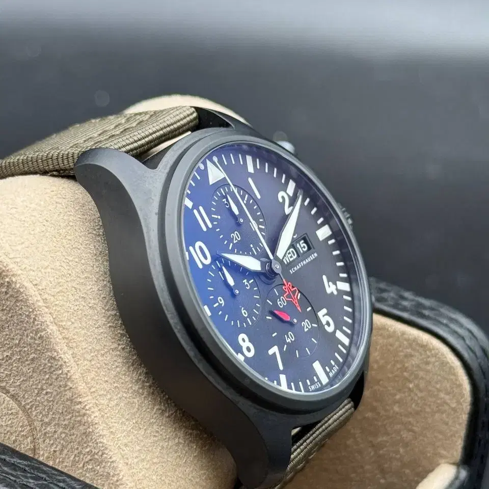 IWC 파일럿워치 크로노그래프 탑건 'SFTI' 44.5-IW389104